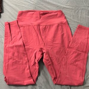 Buffbunny workout pants- salmon like color. Extra stretch. Size M. Great cond’t